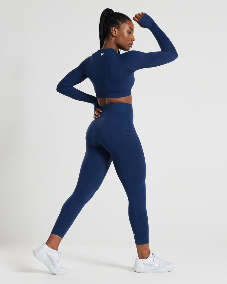 Power Crop Top de Manga Larga Azul Zafiro para Mujer look urbano