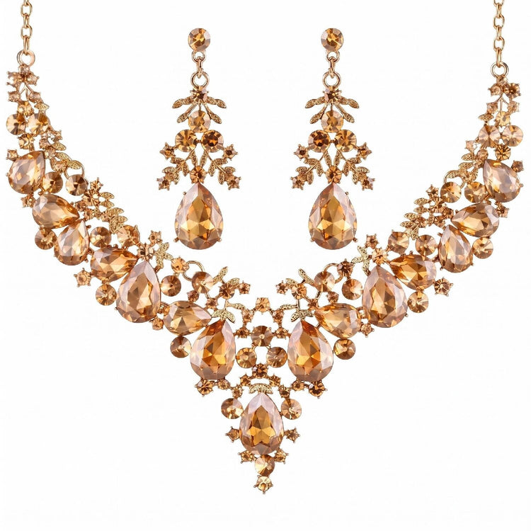 Conjunto de Collar y Pendientes de Hojas y Gotas con detalles