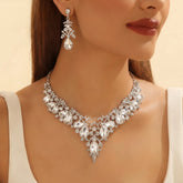 Conjunto de Collar y Pendientes de Hojas y Gotas brillante