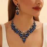 Conjunto de Collar y Pendientes de Hojas y Gotas elegante