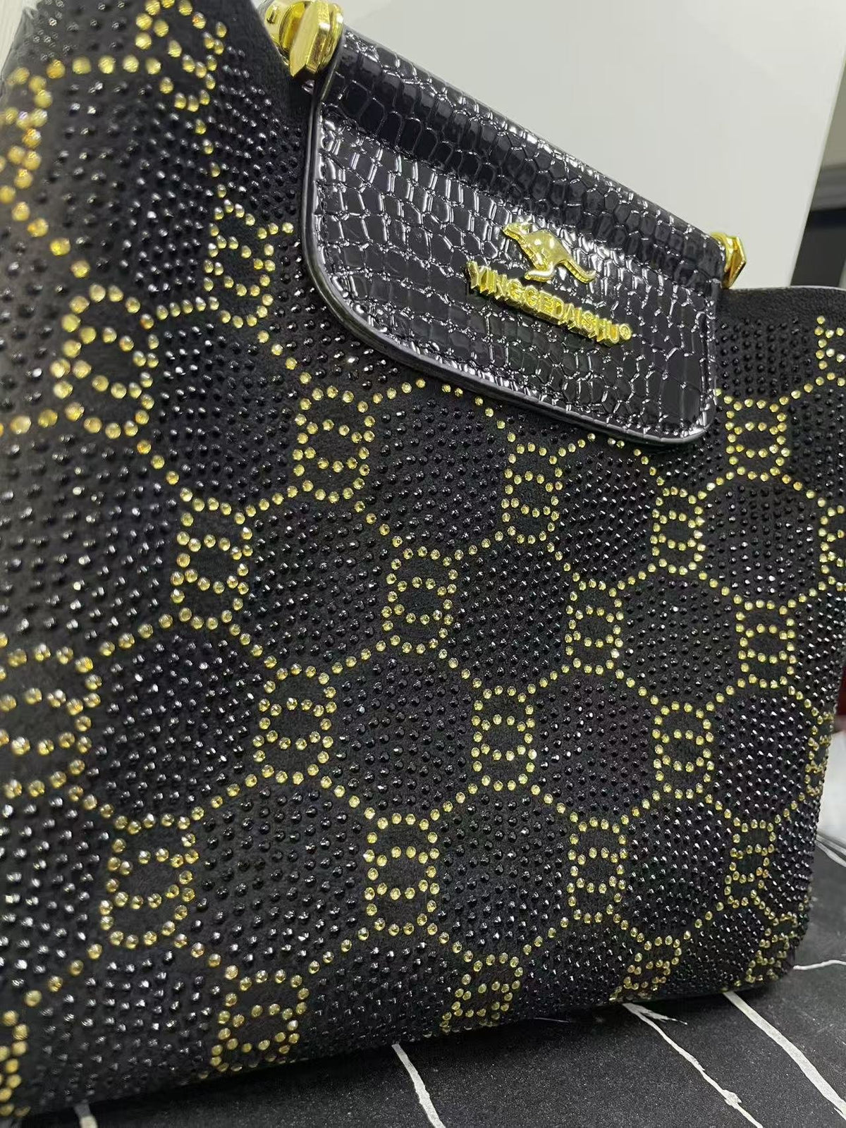 Bolso Minimalista para Mujer con Pedrería Termoadhesiva premium