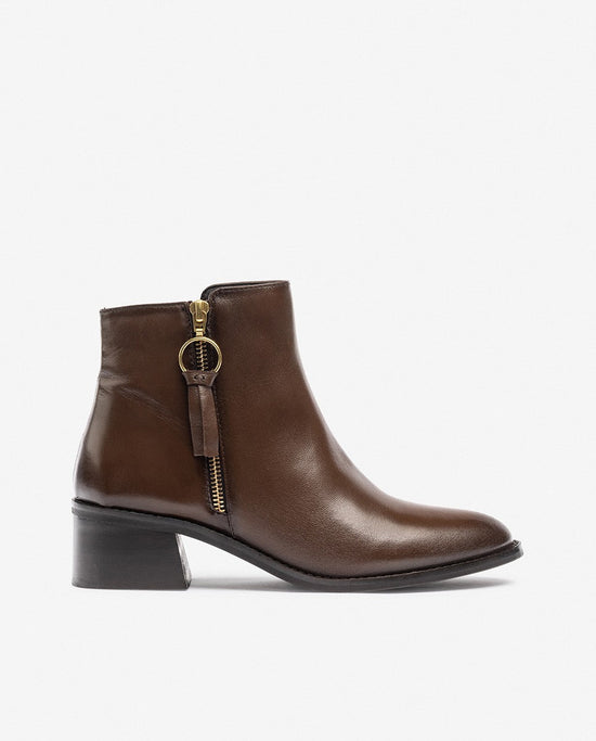 Botines Chelsea Zip Marrón Chocolate para Mujer vista frontal