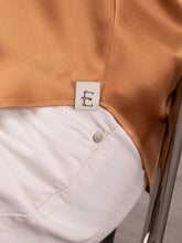 Blusa Satinada Camel para Mujer acabado satinado