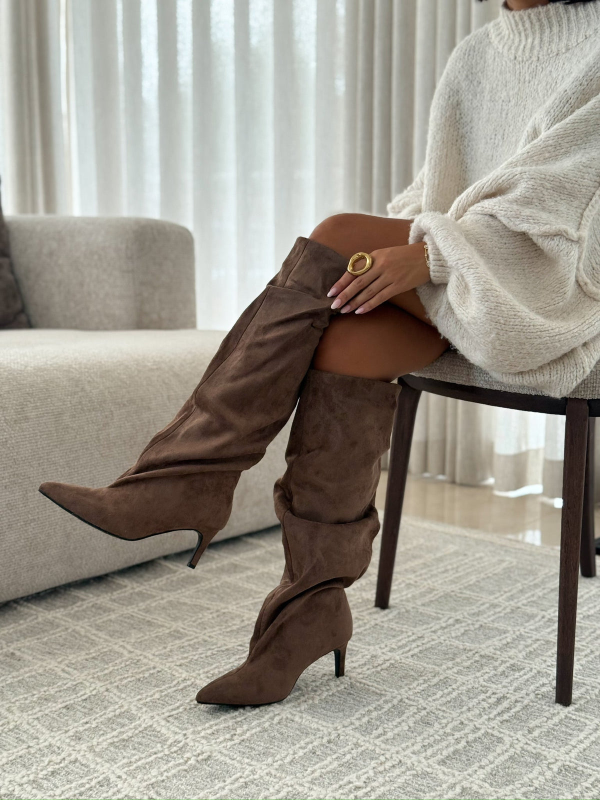 Botas Altas Slouchy Marrón Chocolate para Mujer diseño completo
