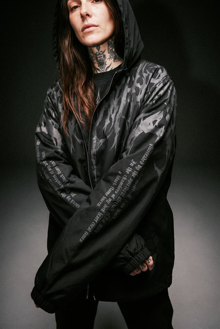 Chaqueta Streetwear Dark Graphic para Mujer estilo urbano