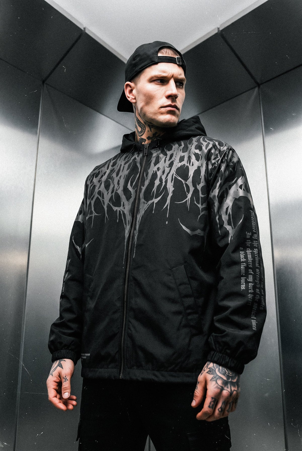 Chaqueta Streetwear Dark Graphic para Mujer diseño gráfico