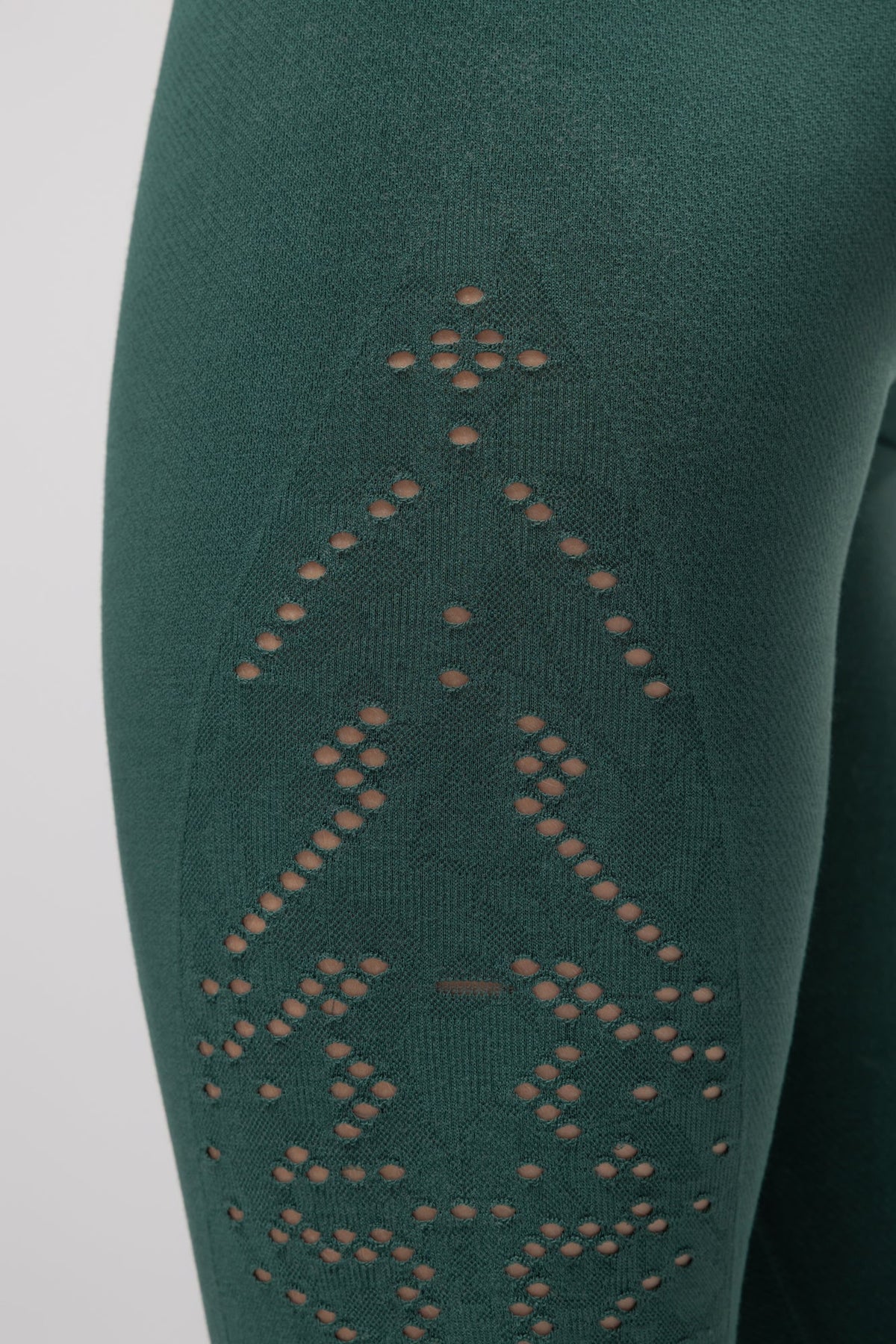 Leggings Verde Esmeralda con Detalle Perforado para Mujer cómodos
