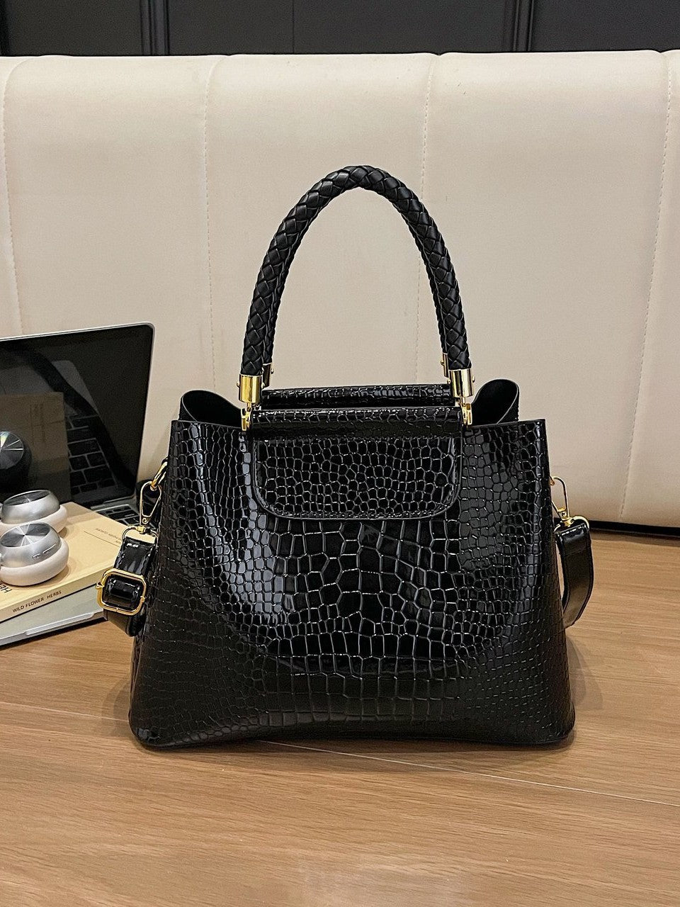 Bolso Minimalista para Mujer con Pedrería Termoadhesiva sofisticado