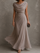 Vestido Largo Drapeado Elegance detalle de la caída fluida