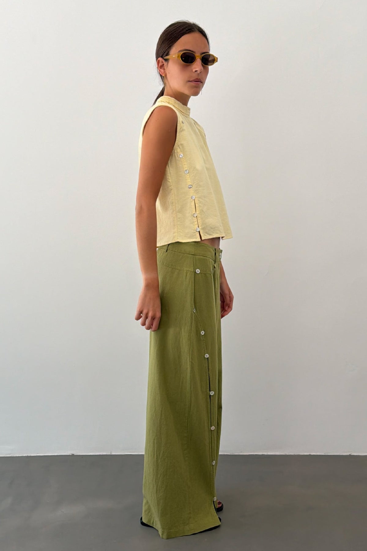Top Amarillo de Punto con Botones para Mujer elegante